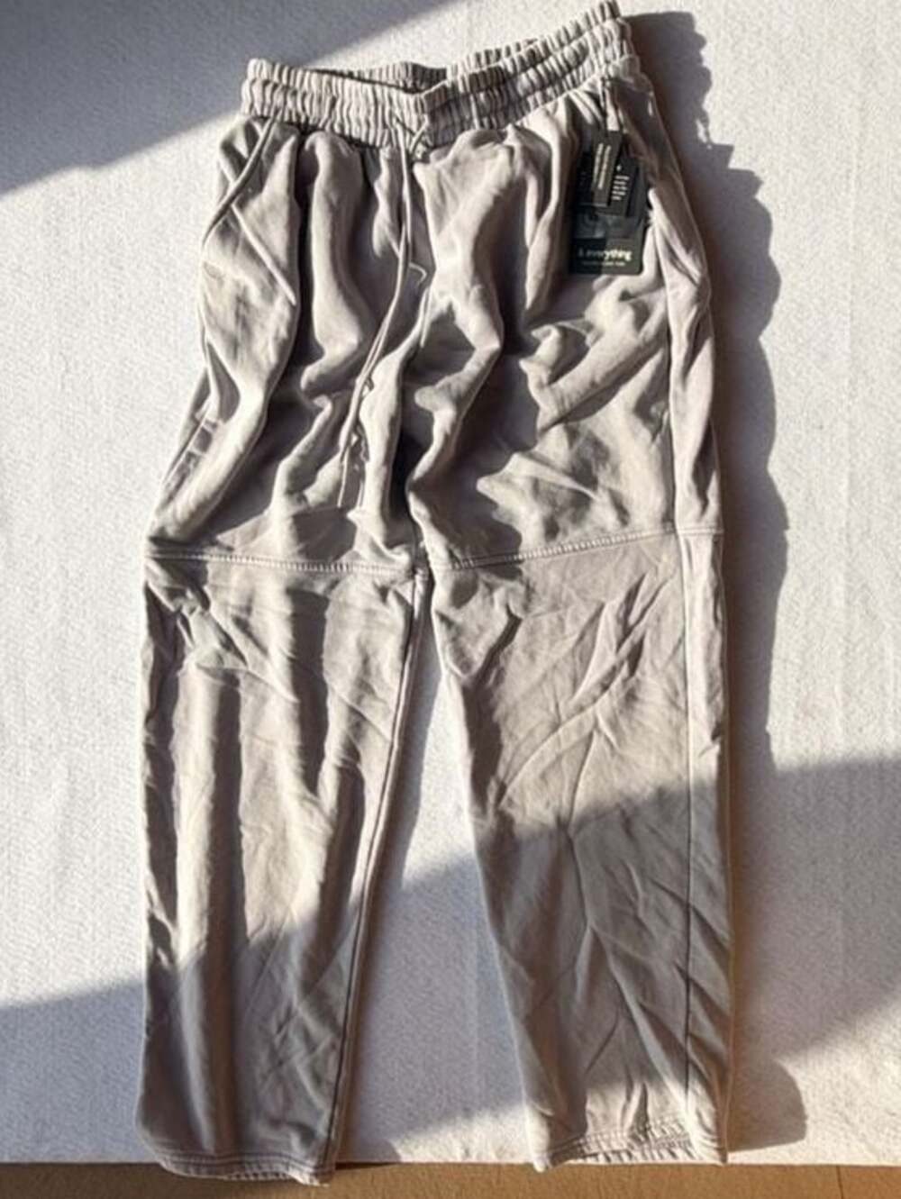 & everything Women's Elastic Waist Casual Sweatpants in Light Brown